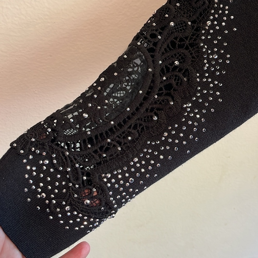 EXCELLENT LIKE NEW CONDITION LIV MILANO BLACK JEWELED WITH LACE CARDIGAN - Picture 3 of 6